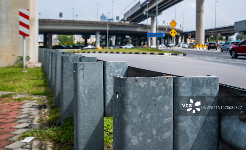 高速公路护栏特写镜头图片素材