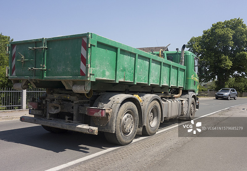 自卸车或翻斗车图片素材