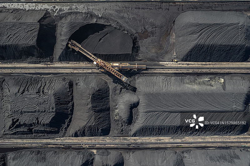 煤炭厂机械化运输作业图片素材