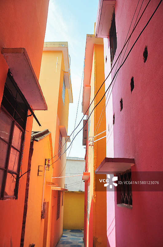 江门彩虹村的彩色墙壁图片素材