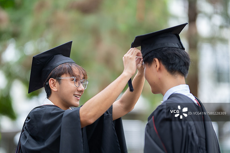 毕业生肖像图片素材