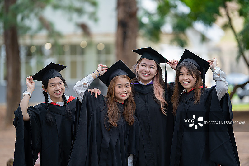 毕业生肖像图片素材