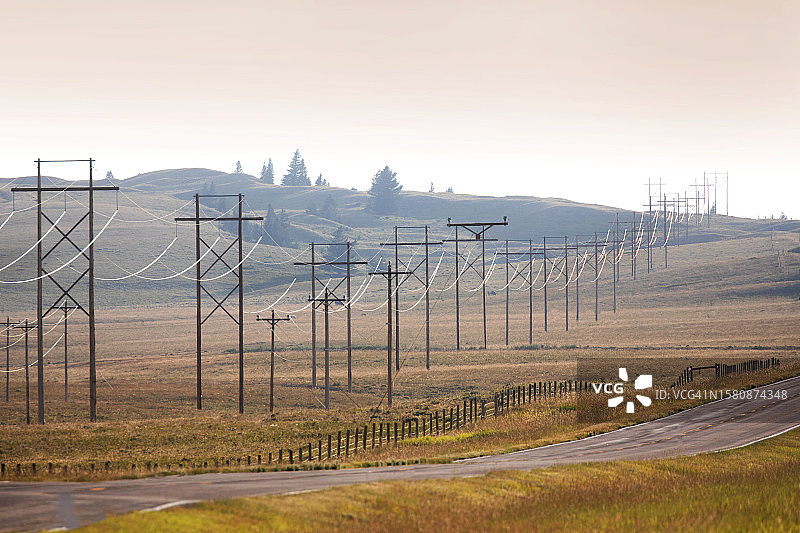 日落时的电线图片素材