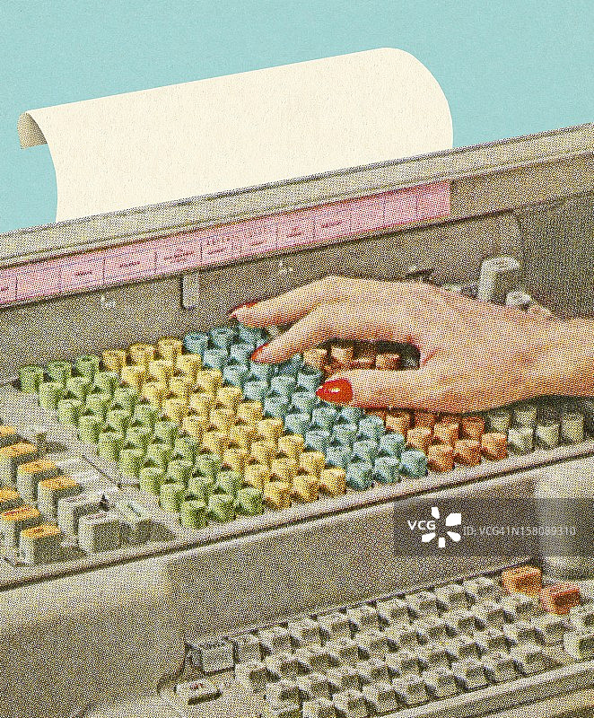 女人的手在键盘上图片素材