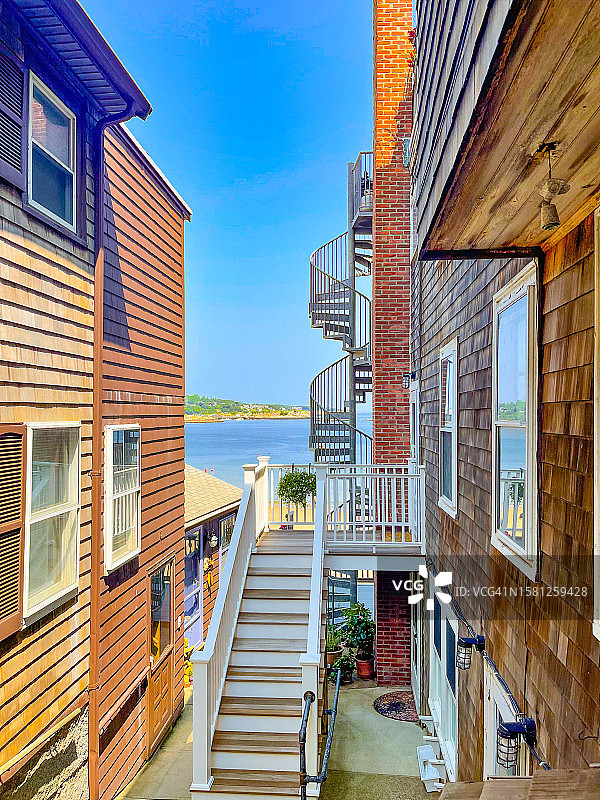 罗克波特木板房之间的楼梯图片素材