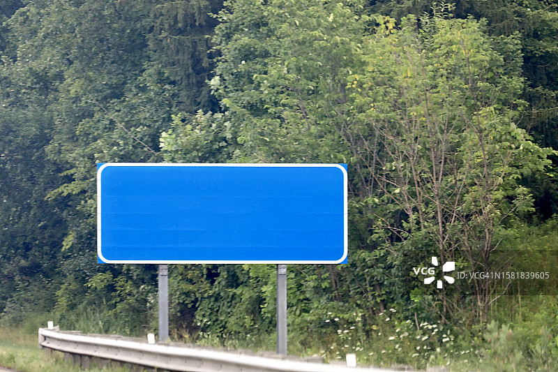 路边的空白标志图片素材