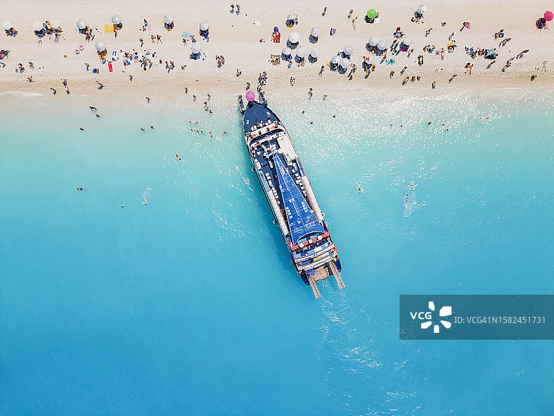 莱夫卡达岛埃格雷姆尼海滩鸟瞰图，希腊图片素材