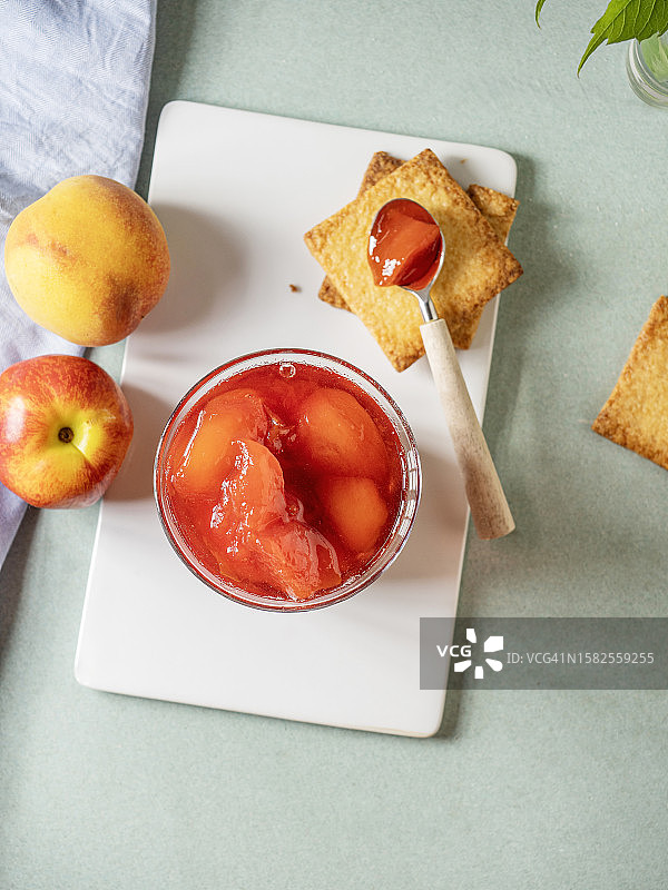 桃子酱，配奶油酥饼的桃子酱，桃子蜜饯图片素材