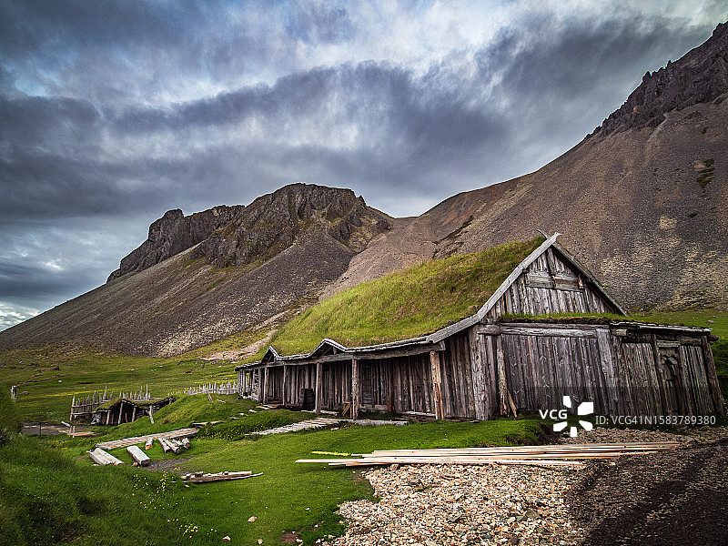 冰岛南部废弃维京木屋图片素材