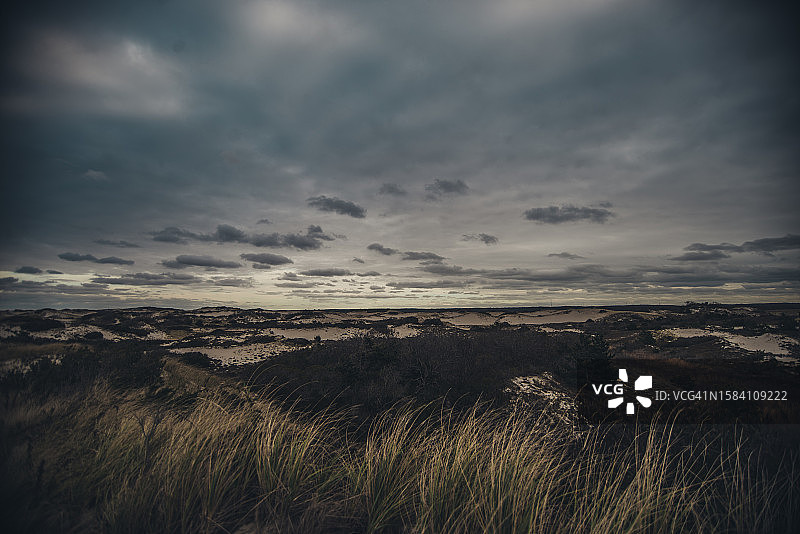 美国马萨诸塞州雅茅斯镇日落时分的陆地景观图片素材