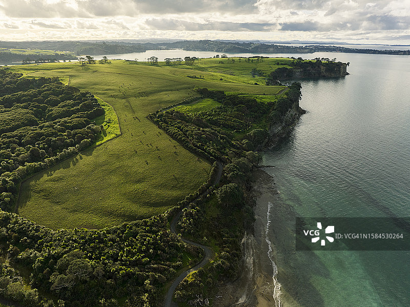 草地农田日落景观无人机航拍图片素材