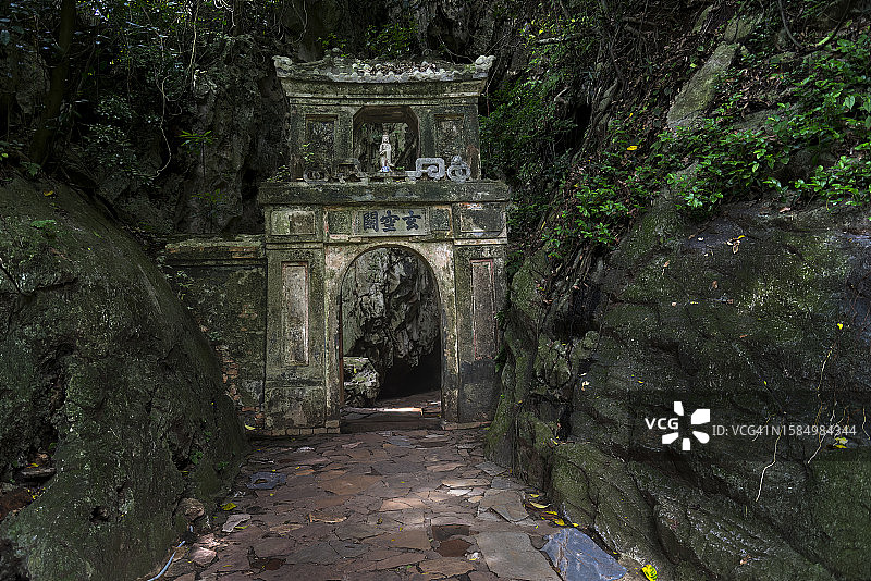 越南岘港大理石山脉的岩石步道图片素材