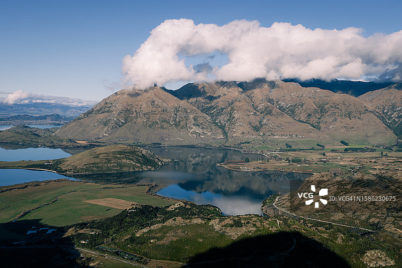 新西兰瓦纳卡的落基山脉图片素材