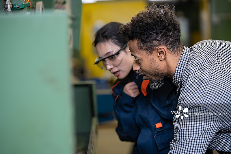 金属工业工人图片素材