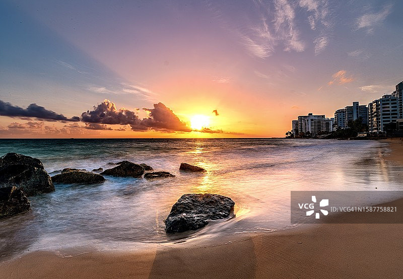 波多黎各圣胡安日落时分的海景图片素材
