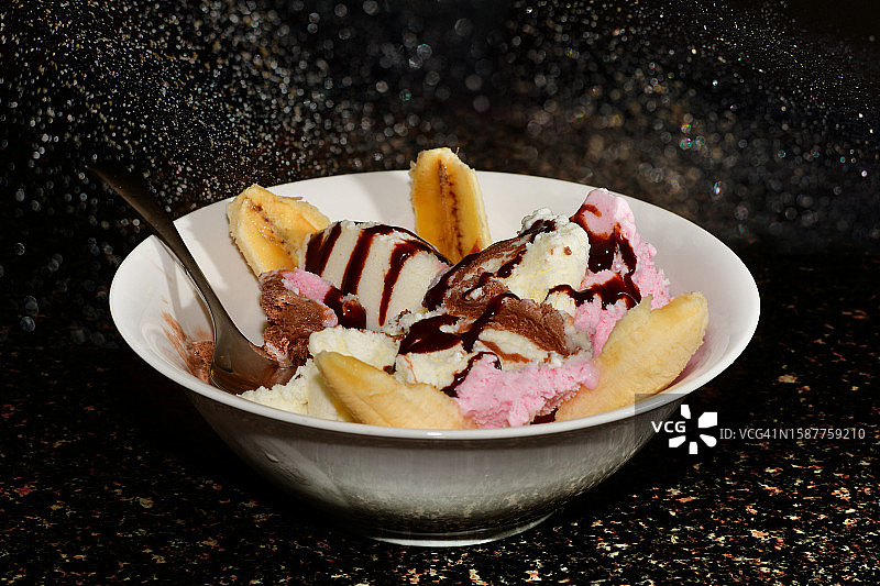 桌上碗中甜点特写，美国新泽西州北布伦瑞克图片素材