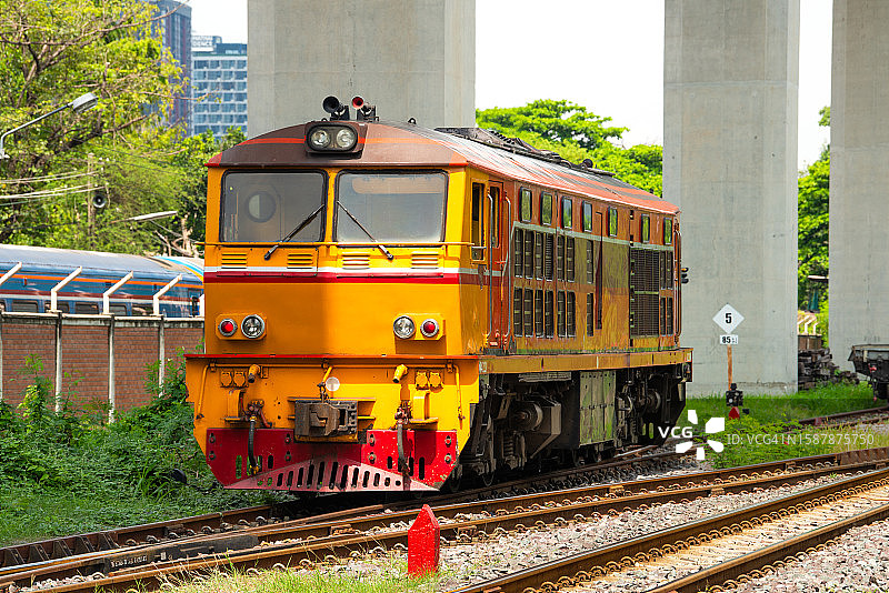 泰国国家铁路阿尔斯通电力内燃机车图片素材