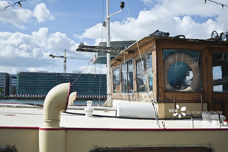 阿姆斯特丹港口的传统系泊船图片素材