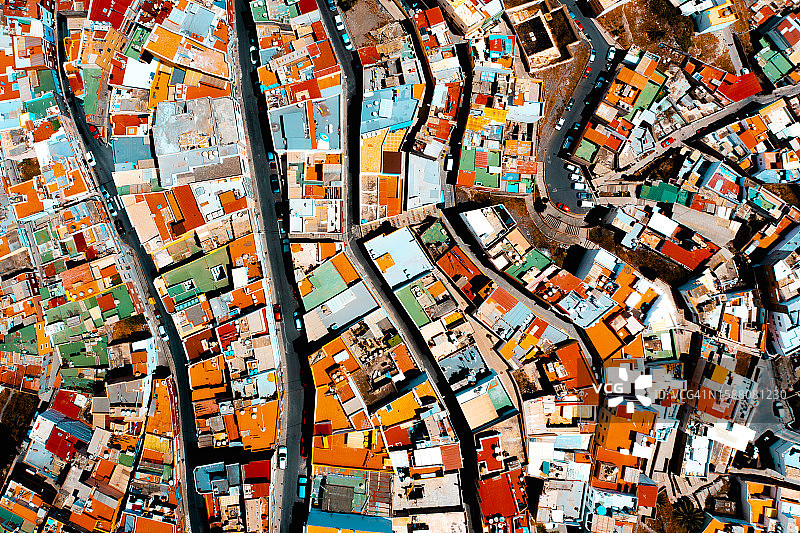 西班牙大加那利岛拉斯帕尔马斯的彩色屋顶图片素材