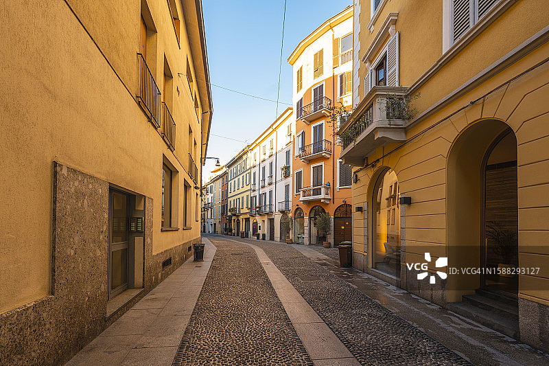 意大利米兰布雷拉区传统窄巷图片素材