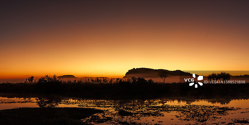 沼泽地日出图片素材