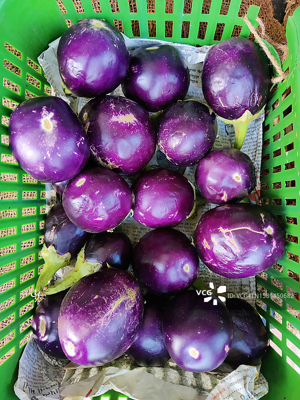 篮子里的茄子蔬菜静物特写图片素材