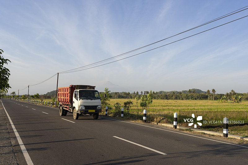 乡村沥青路图片素材