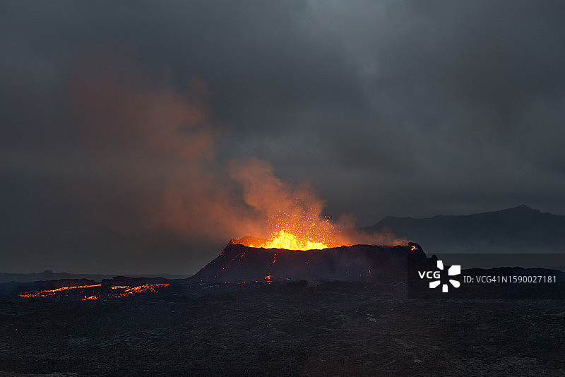 冰岛的熔岩与天空美景图片素材