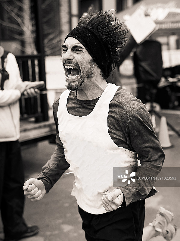 马拉松冲线庆祝时刻图片素材