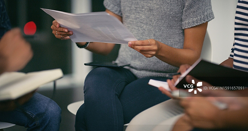 商务会议：团队合作，规划增长图片素材