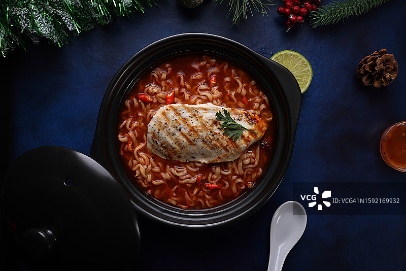 香辣鸡肉拉面图片素材