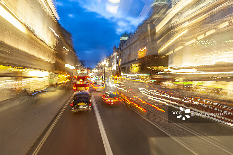夜幕下的伦敦摄政街图片素材