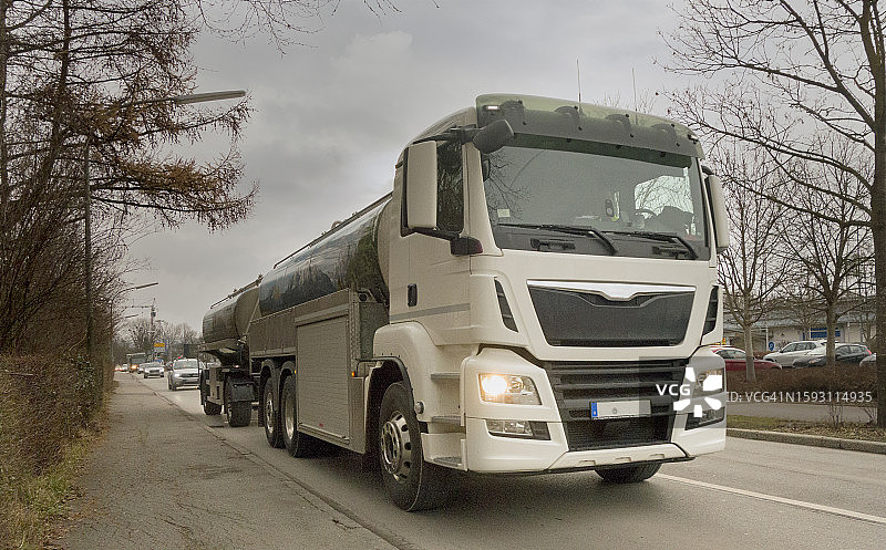 运货卡车配送货物图片素材