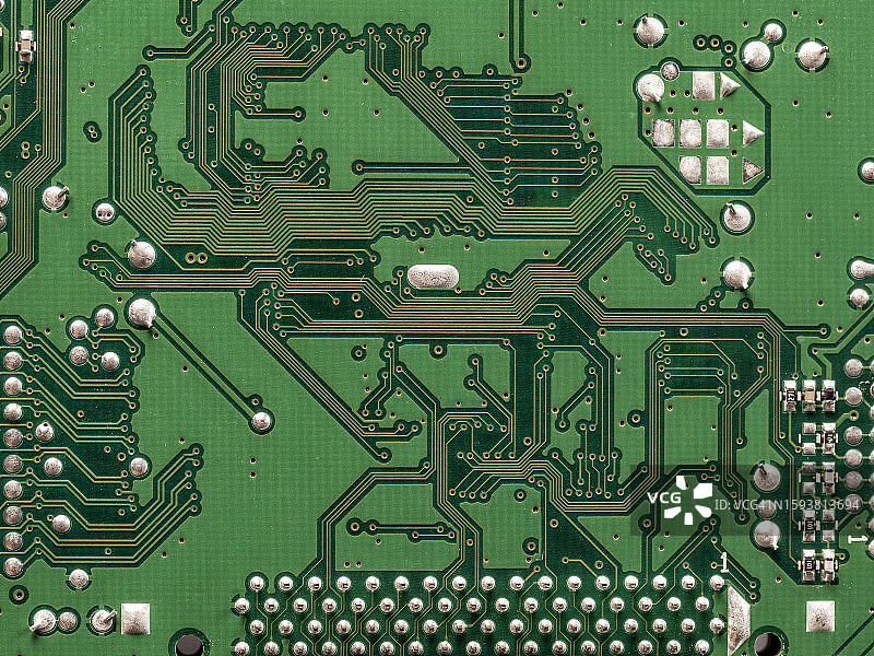 印刷电路板上焊点的俯视角度图片素材