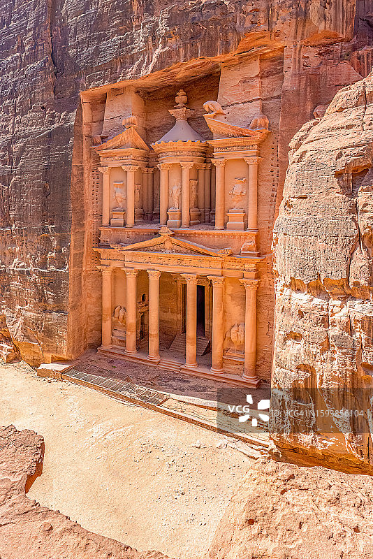 约旦佩特拉古城的宝库图片素材