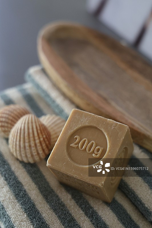 马赛香皂和贝壳图片素材