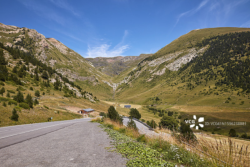 比利牛斯山脉图片素材