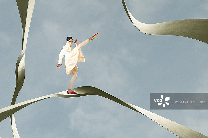 在彩虹之上的某处图片素材