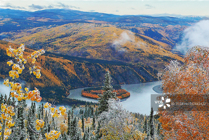 道森市的育空河图片素材