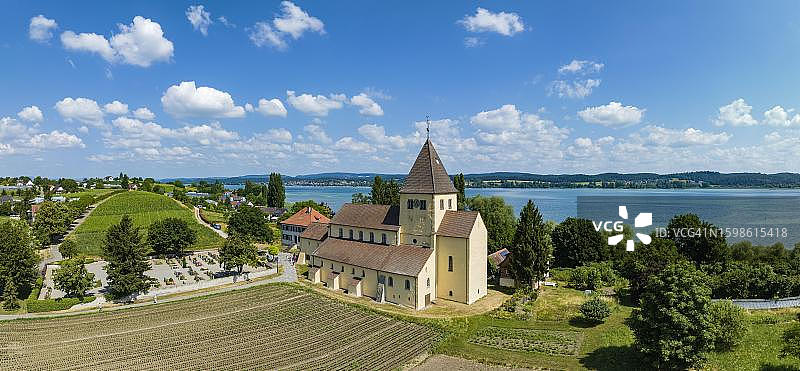 德国赖兴瑙圣乔治教堂航拍全景，联合国教科文组织世界遗产图片素材