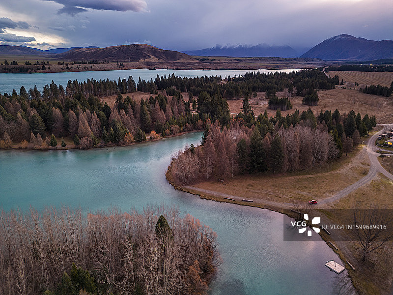 新西兰特威泽尔附近鲁阿塔尼瓦湖的日落图片素材