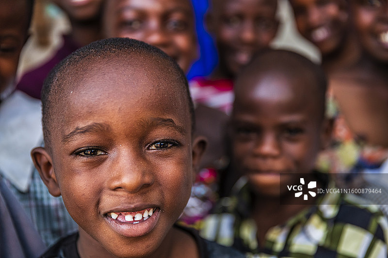一群快乐的非洲儿童，内罗毕孤儿院，东非图片素材