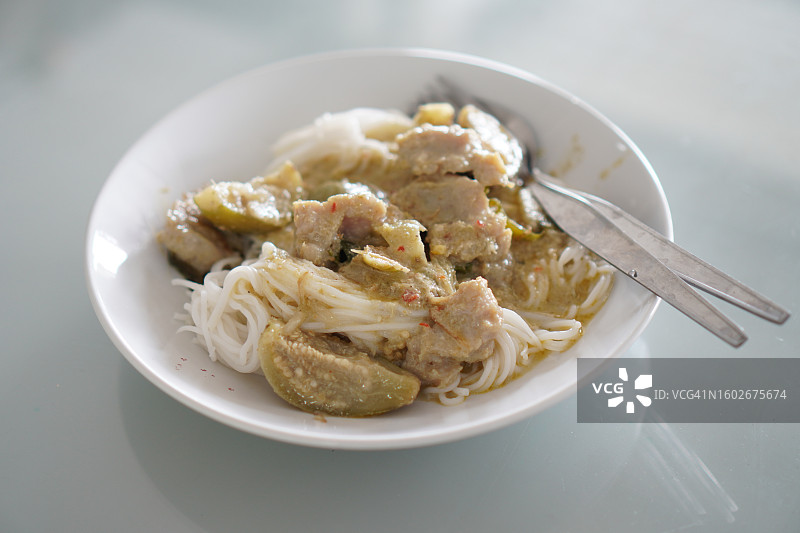 鱼肉咖喱椰奶米粉图片素材