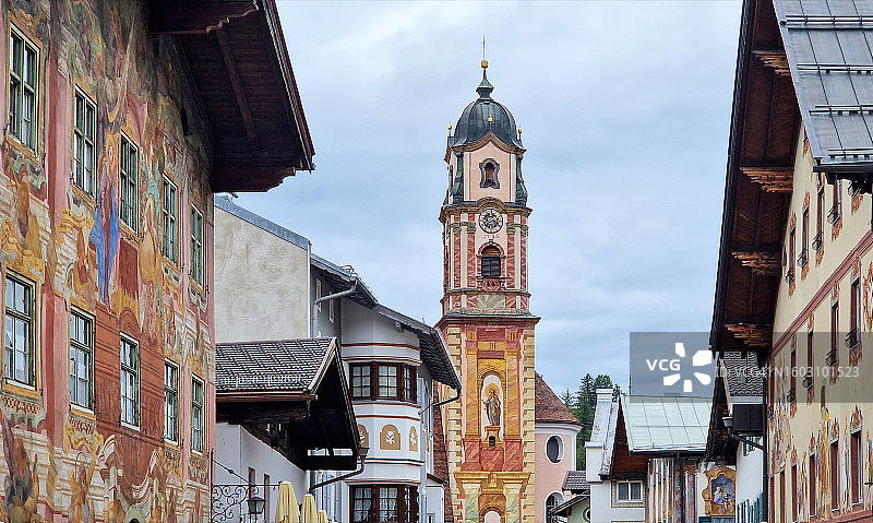 德国巴伐利亚州米滕瓦尔德风景如画的村庄图片素材