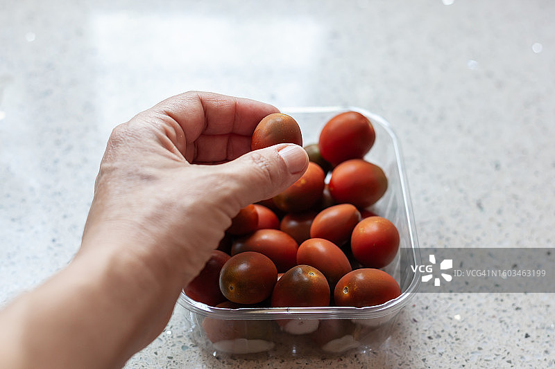 深色樱桃番茄图片素材