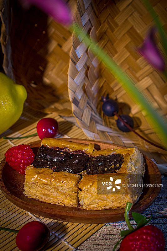 餐桌上甜点的特写图片素材