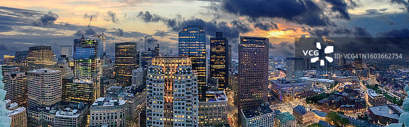 波士顿城市景观天际线全景（南望南端和南波士顿）图片素材
