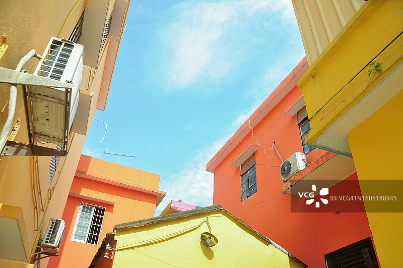 江门彩虹村的彩色墙壁图片素材