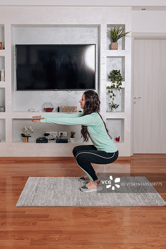 居家健身计划图片素材