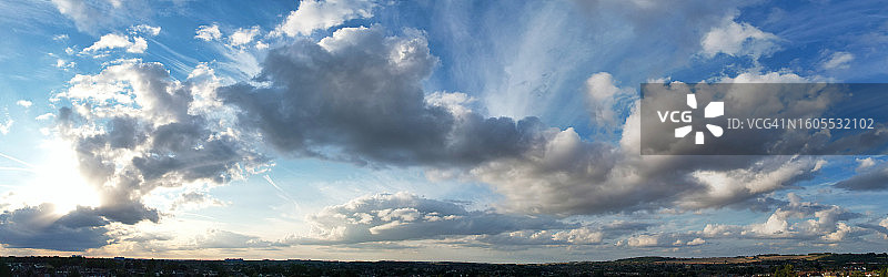 对着天空的全景景观图片素材
